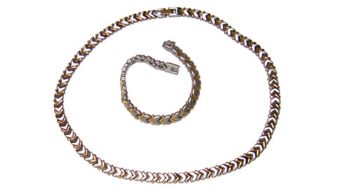Conjunto V B-NL de plata con corazón dorado